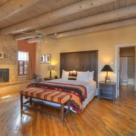 Inn At Vanessie
