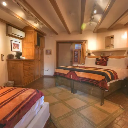 At Vanessie Inn 4*